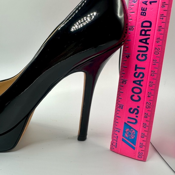 Joan & David pattent leather pumps - Picture 8 of 8
